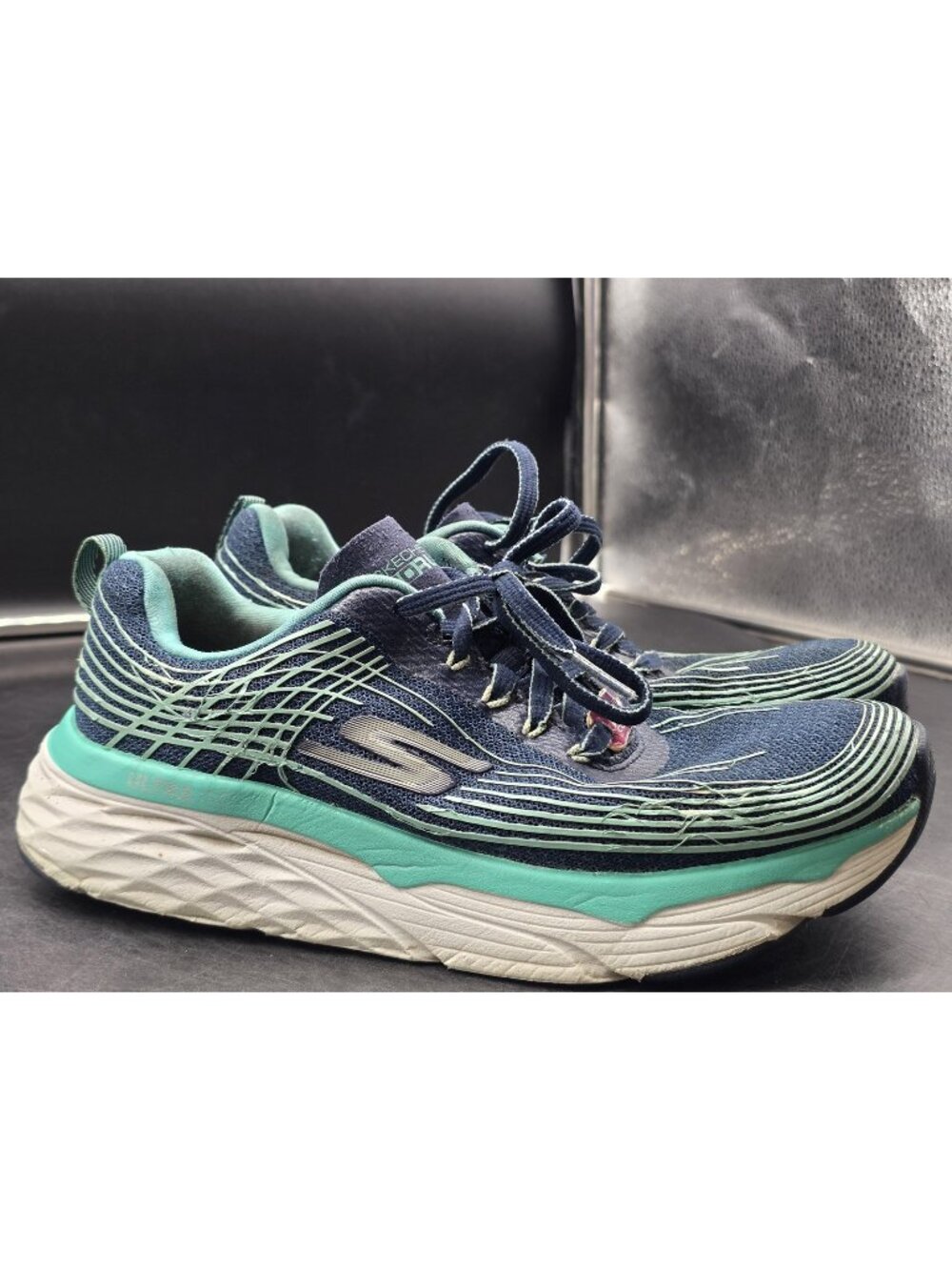 Skechers GOrun Ultra Shoes Womens Size 10.5 Blue Mesh Running Sneakers Damaged